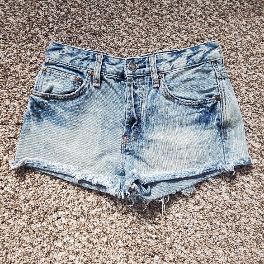 Free People Low Rise Frayed Denim Jean Shorts Size 25